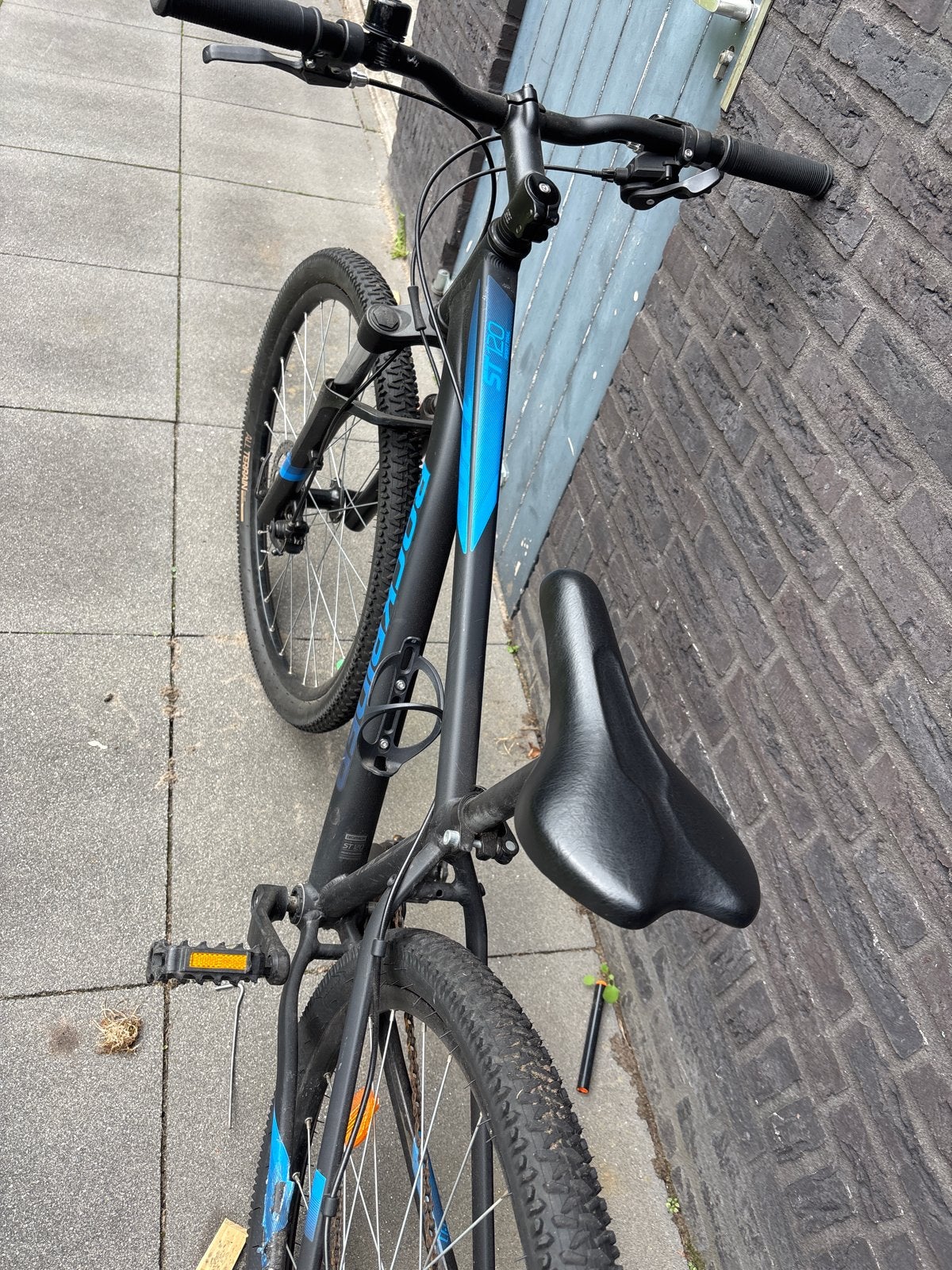 Foto 4 van Rockrider ST 120 Mountainbike - Zo goed als nieuw