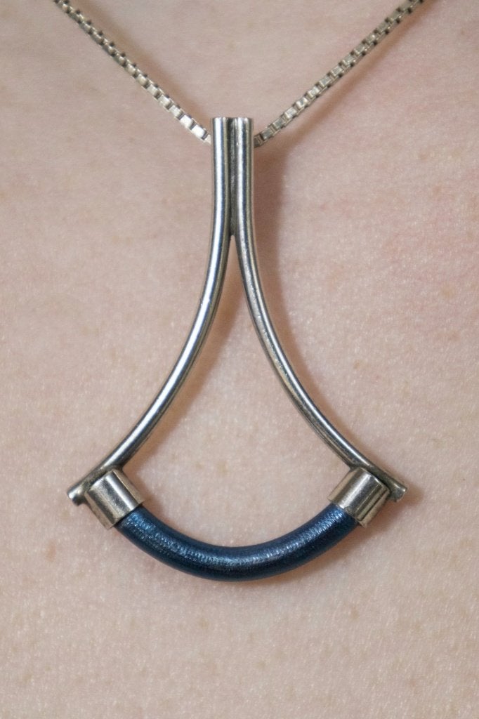 Bijzondere zilverkleurige hanger ankervorm tweezijdig, Verzenden, Zo goed als nieuw, Zilver, Overige materialen