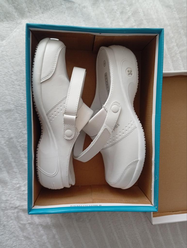Oxypas medische werkschoenen, zo goed als nieuw, maat 40, Kleding | Dames, Schoenen, Wit, Ophalen of Verzenden, Zo goed als nieuw