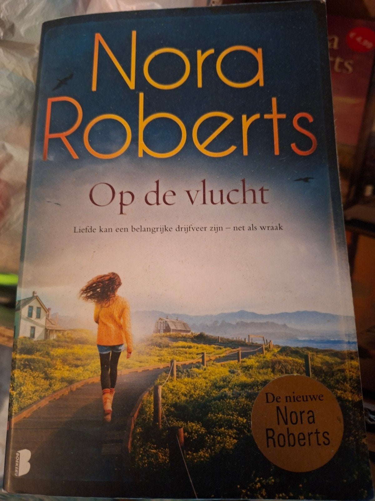 Nora Roberts - Op de vlucht, Ophalen of Verzenden, Zo goed als nieuw, Nora Roberts