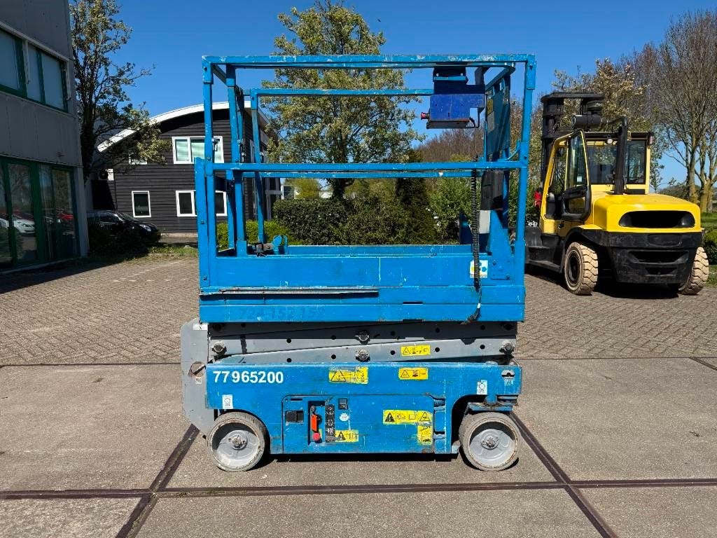 Genie GS 1532 schaar hoogwerker 6.5m (bj 2008), Zakelijke goederen, Machines en Bouw | Liften, Steigers en Ladders