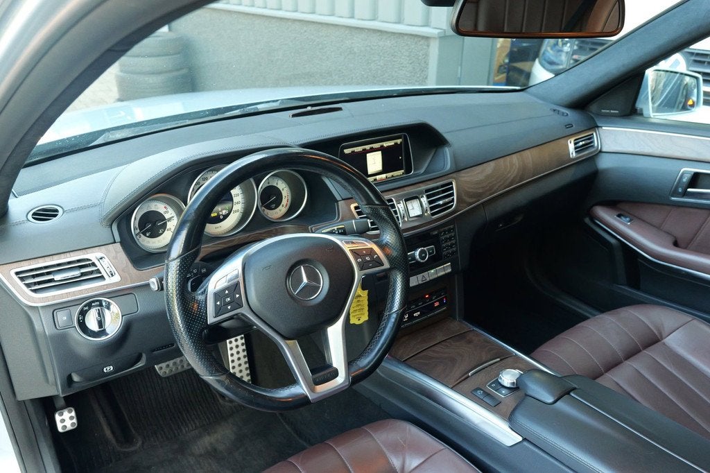 Mercedes-Benz E-klasse Estate 300 4MATIC Edition Sport Elega, Auto's, Mercedes-Benz, Euro 5, Gebruikt, 252 pk, Automatische klimaatregeling