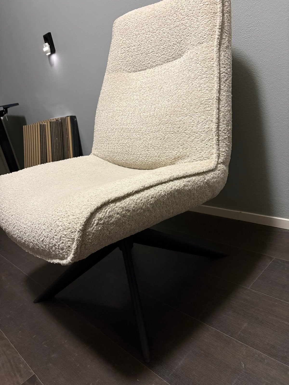 Moderne Draaifauteuil - Crèmekleurige Bouclé Stof, Huis en Inrichting, Fauteuils, Ophalen, Zo goed als nieuw, Stof, 75 tot 100 cm