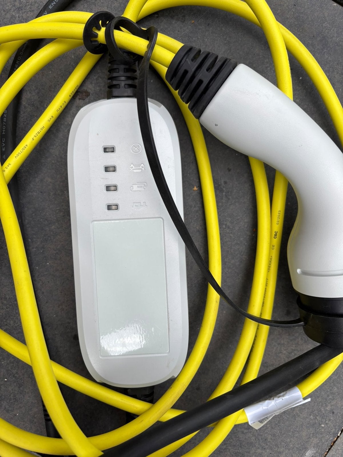 VW AG EV Laadkabel Type 2 Schuko 230V 10A, Ophalen of Verzenden, Zo goed als nieuw