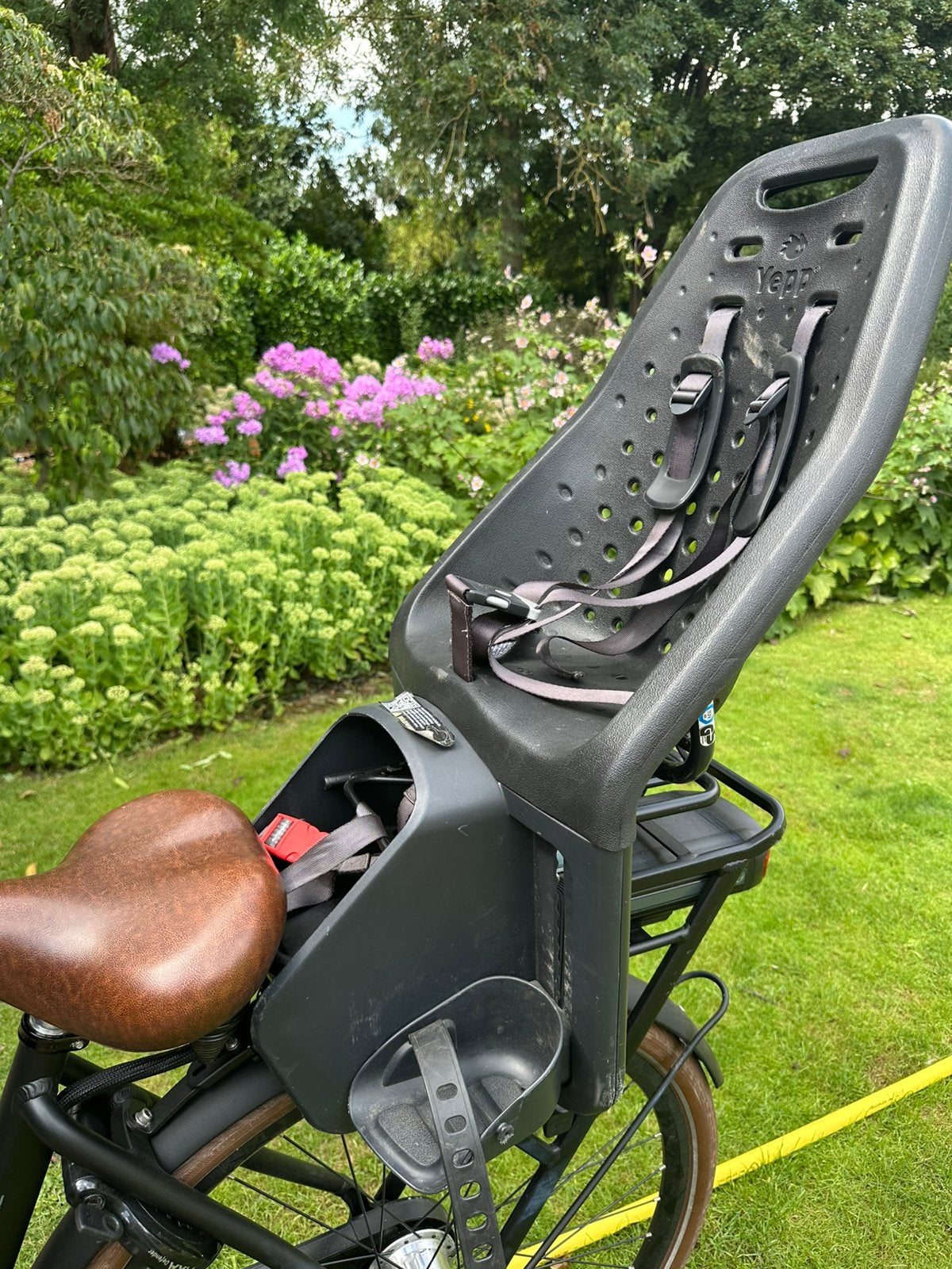 achter fietszitje Yepp GMG voetsteunen/gordels + bevestiging, 15 t/m 25 kg, Achterzitje, Yepp, Ophalen of Verzenden
