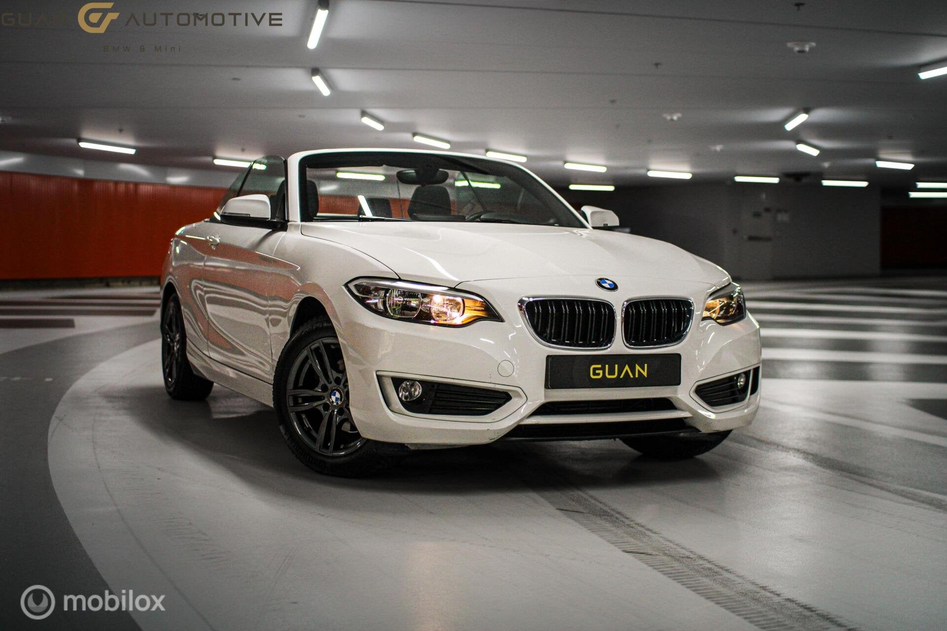 BMW 2-serie Cabrio 218i, Auto's, Gebruikt, Cabriolet, 4 stoelen, Wit