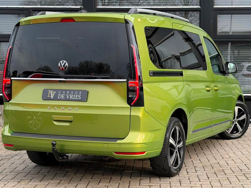 Volkswagen Caddy Maxi 1.5 TSI 7p DSG Full Option Panoramadak, 1556 kg, Zwart, 4 cilinders, 7 stoelen