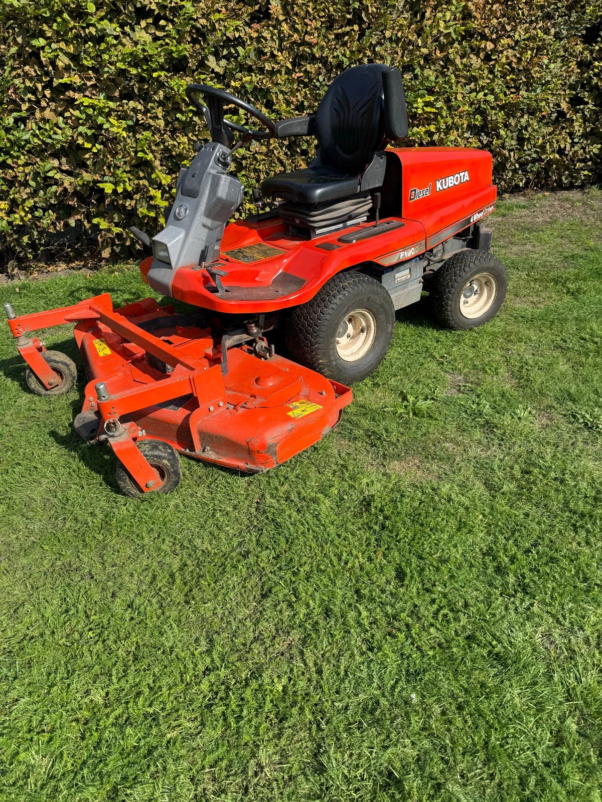 Kubota F1900 Diesel 4WD Frontmaaier, Ophalen, Cirkelmaaier, Gebruikt, Benzine-grasmaaier