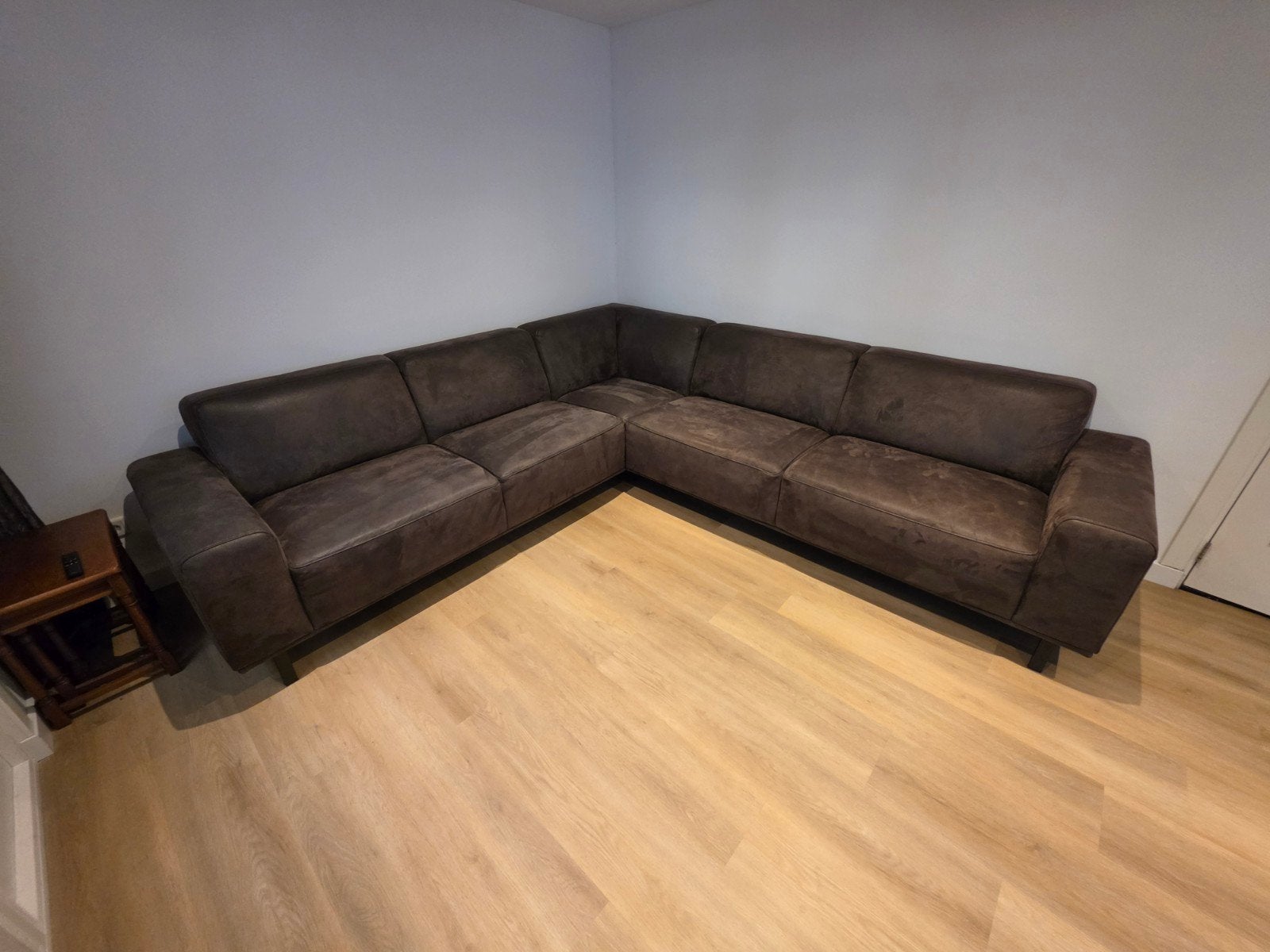 Ruime hoekbank van Pronto Wonen - 2.80m x 2.95m, Huis en Inrichting, Banken | Bankstellen, Ophalen, Gebruikt, Vierpersoons of meer