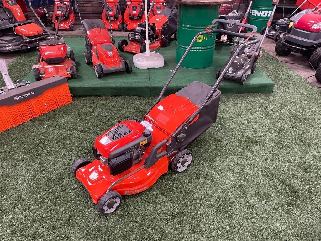 Husqvarna LC347V, Cirkelmaaier, Nieuw, Ophalen of Verzenden, Opvangbak