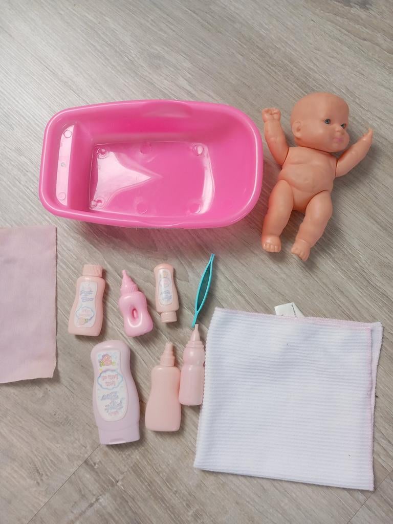 Poppen badsetje, Kinderen en Baby's, Speelgoed | Poppen, Ophalen of Verzenden, Zo goed als nieuw, Overige typen