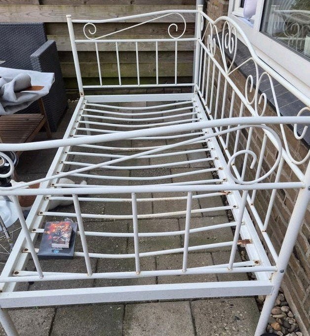 Tuinmeubelen of eenpersoons bed, Antiek en Kunst, Ophalen