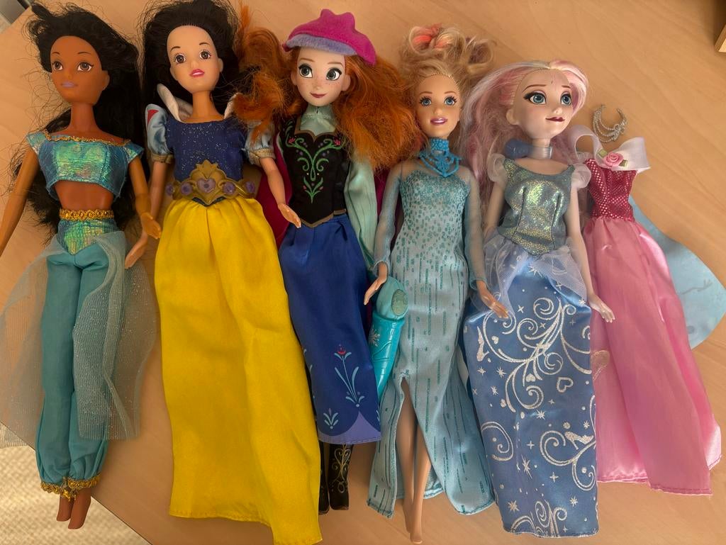 Barbies Disney Figuren - Diverse Prinsessen Poppen, Ophalen of Verzenden, Gebruikt, Pop