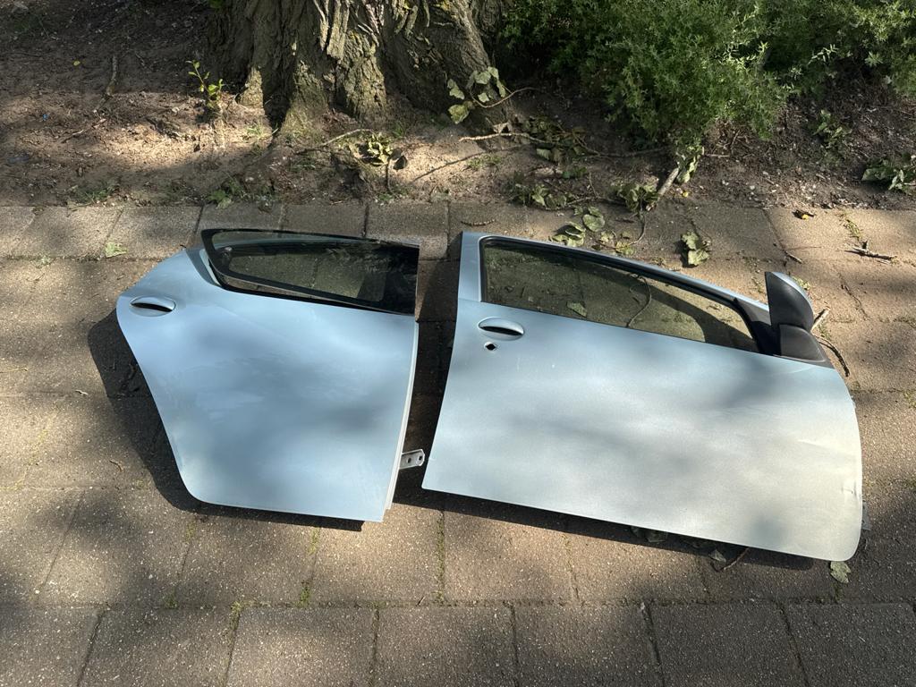 Toyota Aygo 2 rechter deuren lichtblauw – inclusief ramen, Auto-onderdelen, Ophalen, Gebruikt, Deur, Rechts