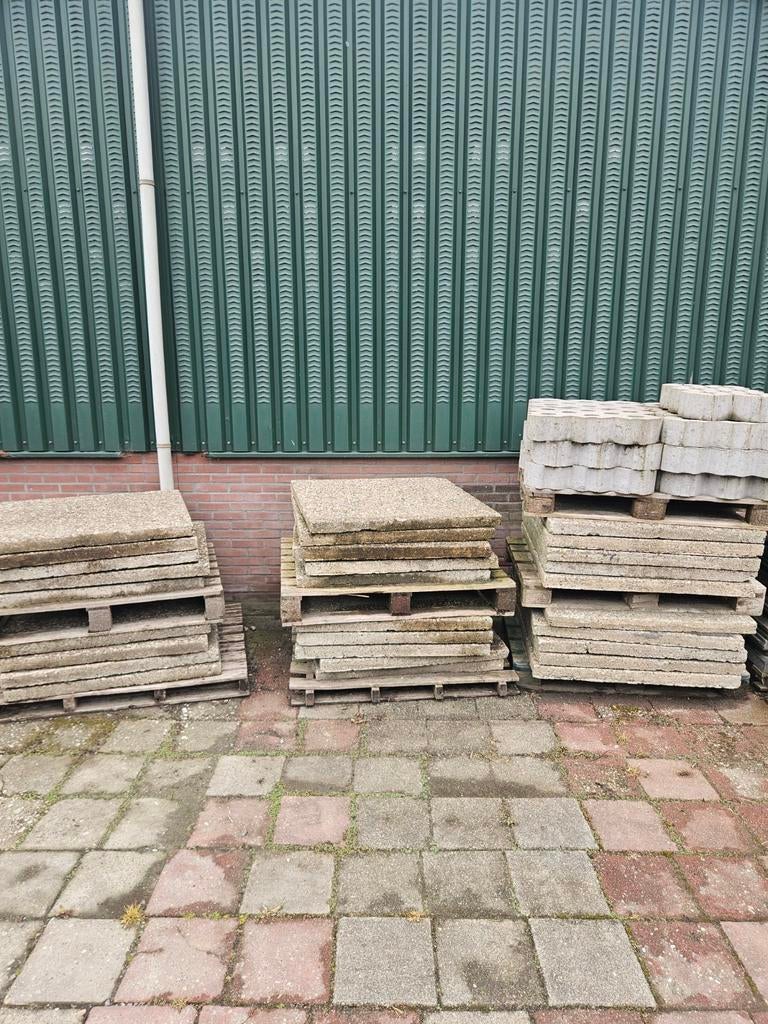 Gebruikte gewapende betonplaten 1x1m, 7cm dik, ruw, Tuin en Terras, Tegels en Klinkers, Ophalen, Gebruikt, Overige typen, 10 m² of meer