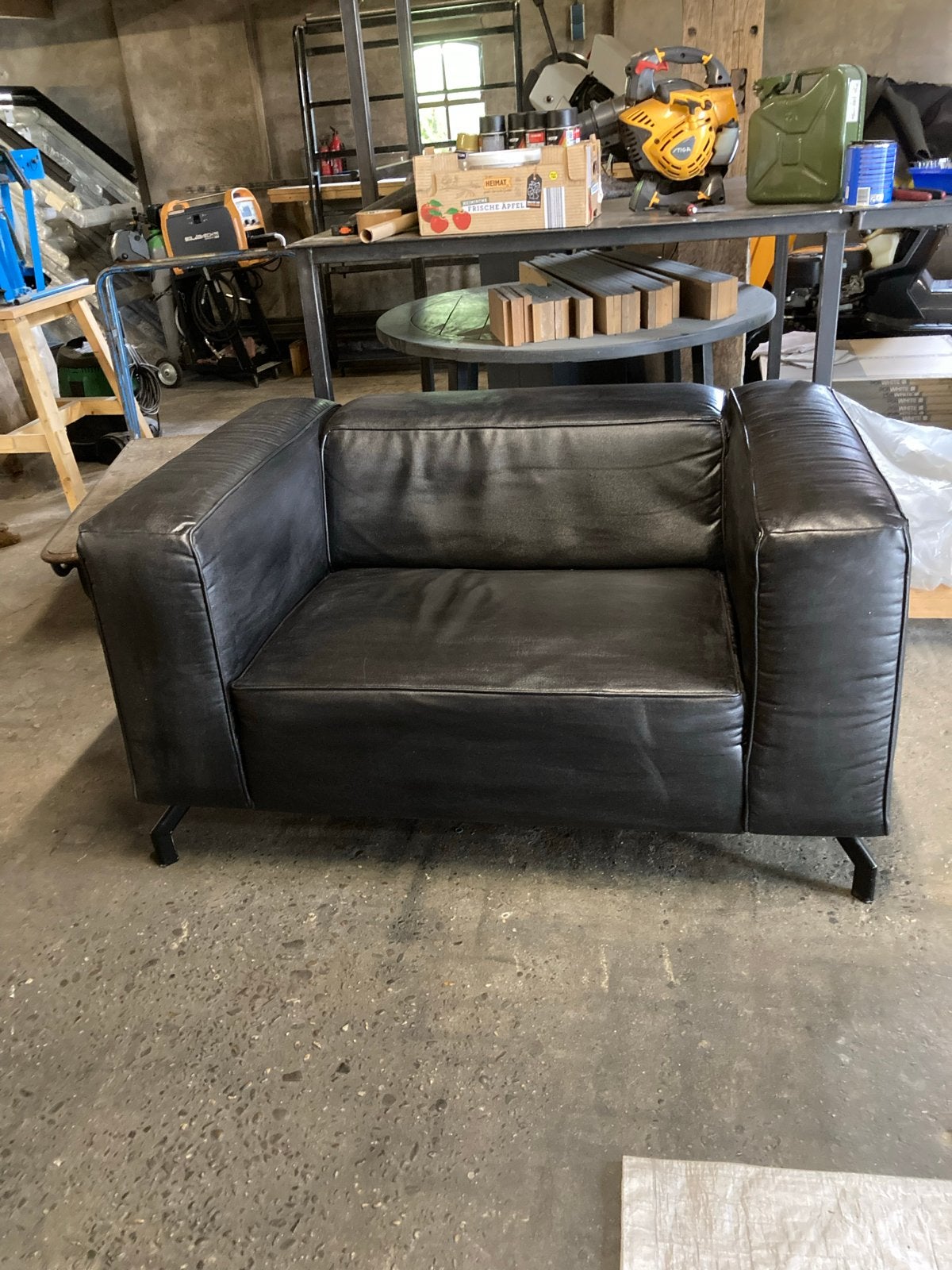 Gratis Loveseat voor Keet of Kampeerweek - Stevig en Heel, Ophalen, Gebruikt, Zwart, Eén