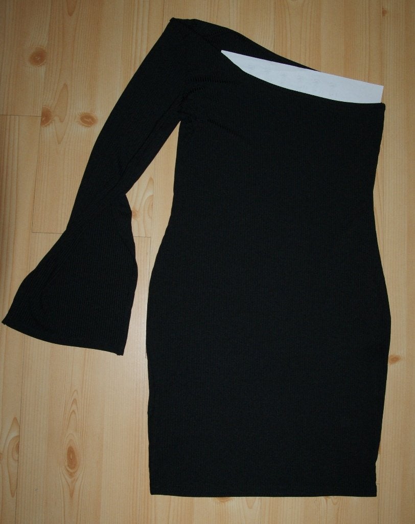 Shein geribbelde jurk maat M m van 27 cm.et 1 blote schouder, Maat 38/40 (M), Zwart, Ophalen of Verzenden, Zo goed als nieuw