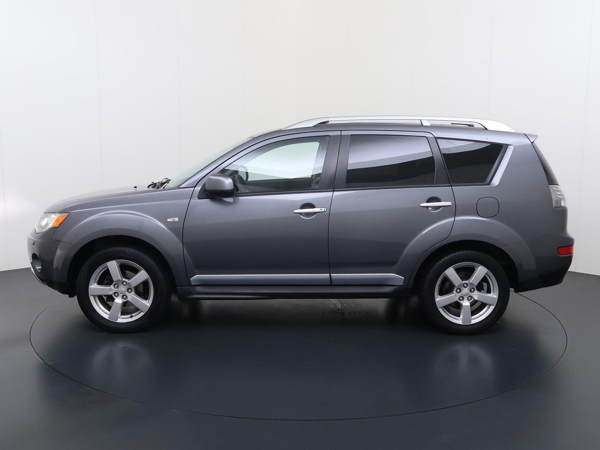 Mitsubishi Outlander 2.4 Intense+ Special Edition, Auto's, Stof, 4 cilinders, 11 km/l, Handgeschakeld
