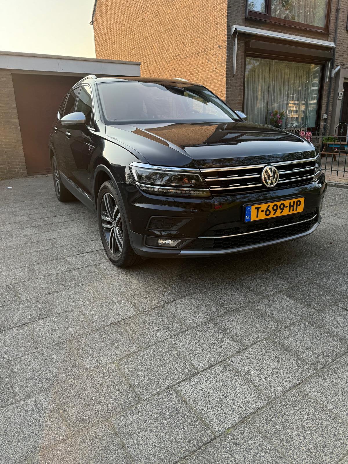 Volkswagen Tiguan 2.0 TSI 180pk 4Motion DSG 2018 Zwart