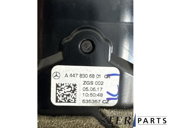 Luchtrooster Dashboard van een Mercedes V-Klasse, Gebruikt, -, Ophalen of Verzenden, -