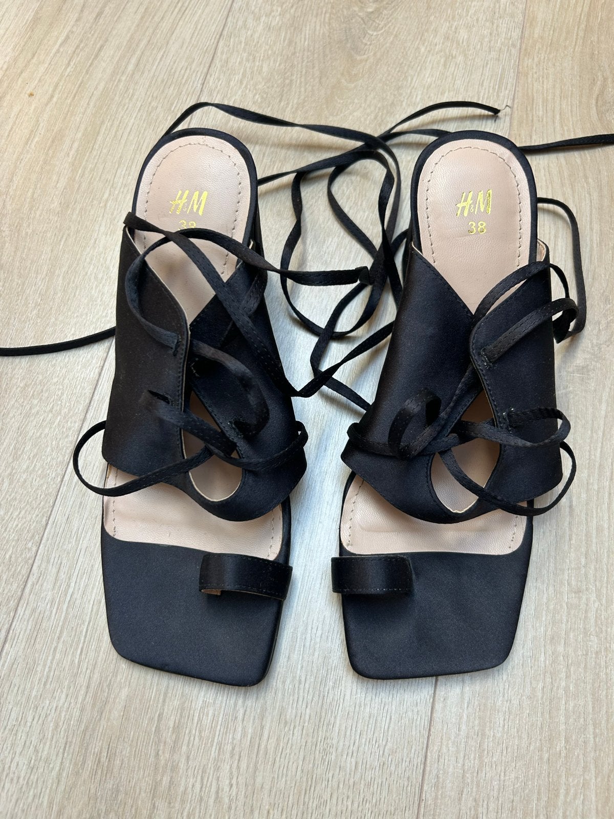 H&M Zwarte Sandalen met Bandjes - Maat 38, Ophalen of Verzenden, Zo goed als nieuw, Zwart, Sandalen of Muiltjes