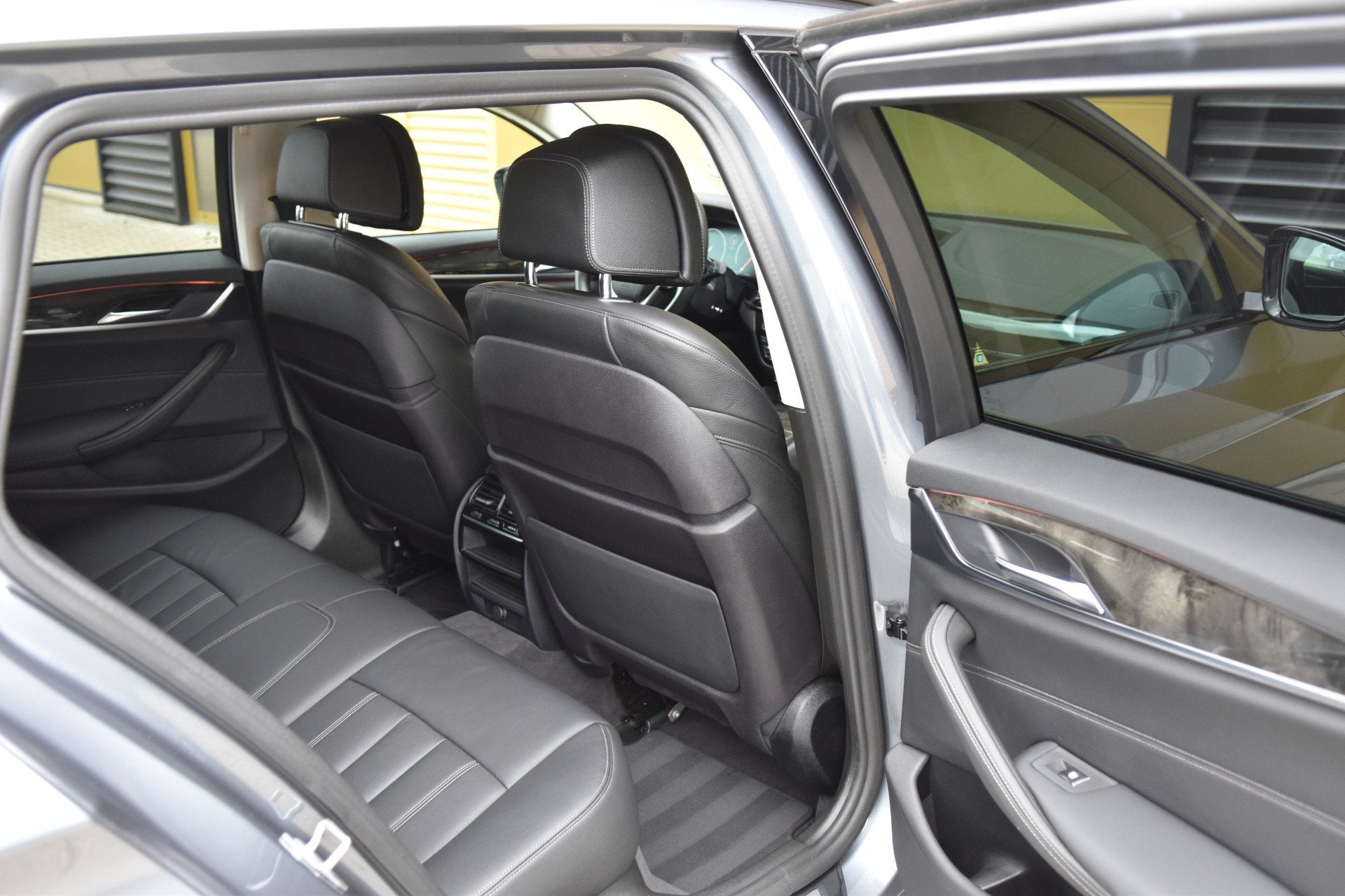 Foto 12 van BMW 5 Serie Touring 520i High Executive Edition * Comfortsto