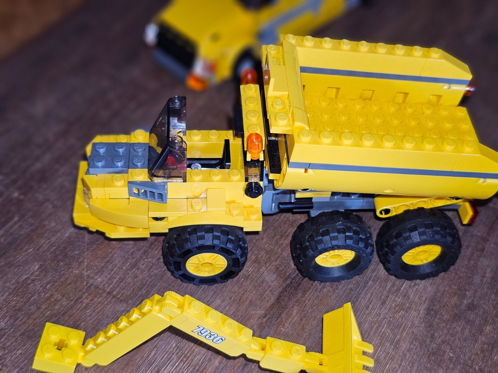 lego trucks, trein, stations enzovoorts, Inclusief minifiguren, City, Lego, Ophalen of Verzenden