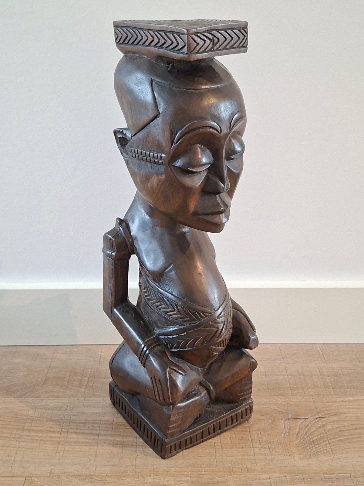 Afrikaanse hout kunst object Kuba Ndop-beeld begin 1900S, Houtsnijwerk, Ophalen of Verzenden, 20 - 50 cm, Gepatineerd