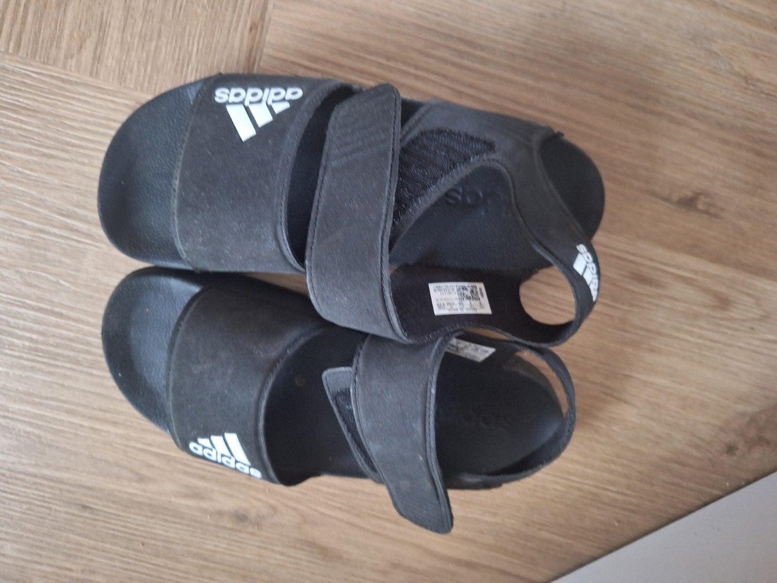 Adidas slippers maat 36, Ophalen of Verzenden, Zo goed als nieuw, Jongen of Meisje