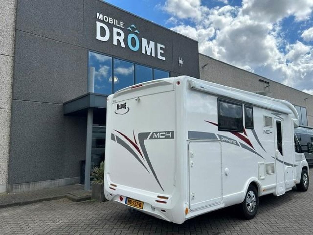 McLouis MC4 Super netjes + hefbed, Caravans en Kamperen, Campers, Koelkast, Bedrijf, Startonderbreker, L-zit