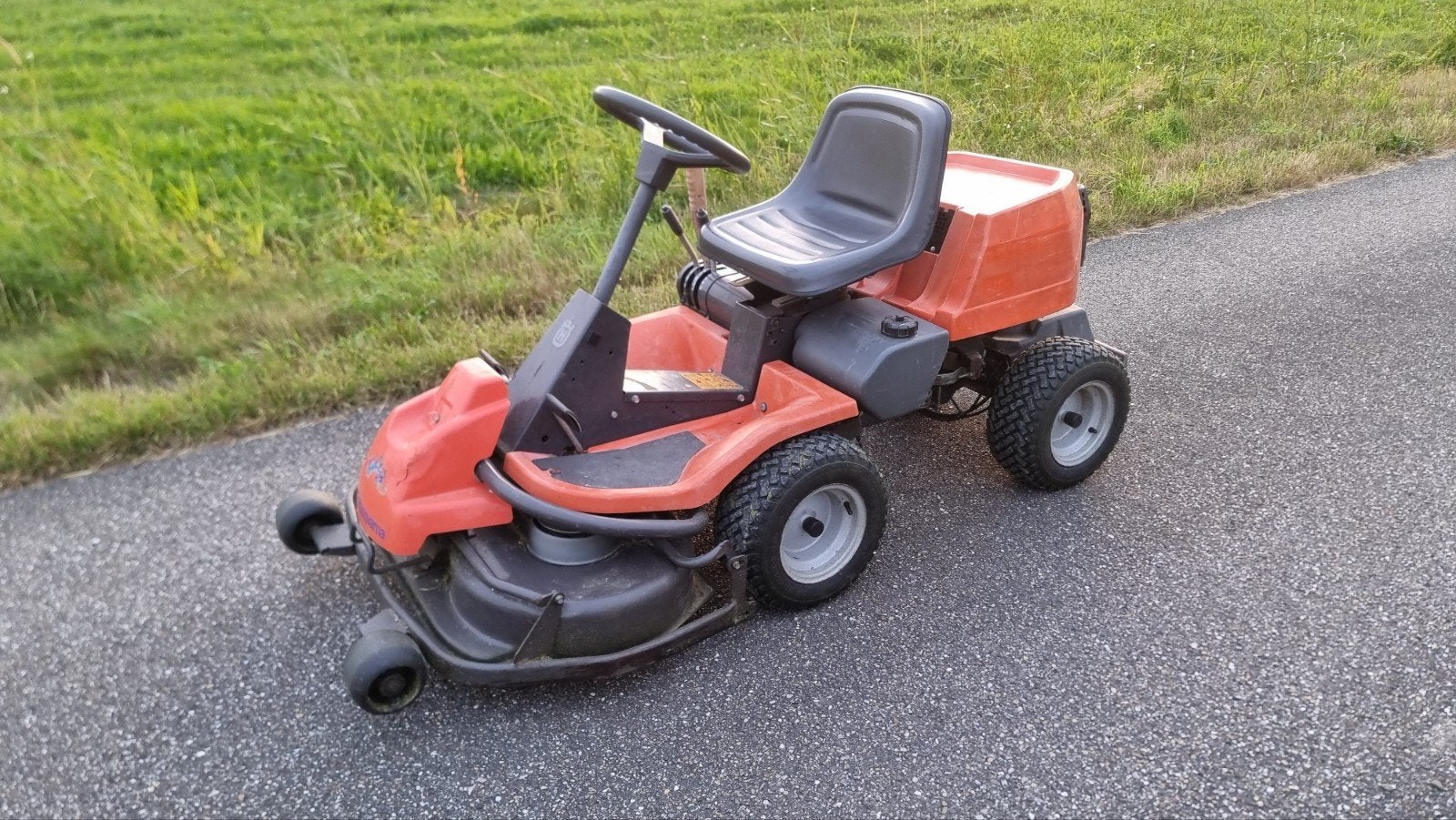Husqvarna Rider 11C zitmaaier - Krachtige Briggs & Stratton, Cirkelmaaier, Gebruikt, Elektrische starter, Ophalen of Verzenden