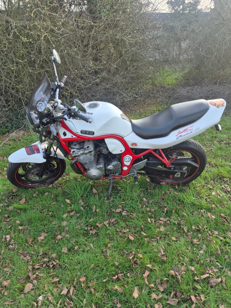 Suzuki GSF 600 Bandit - Naked Bike