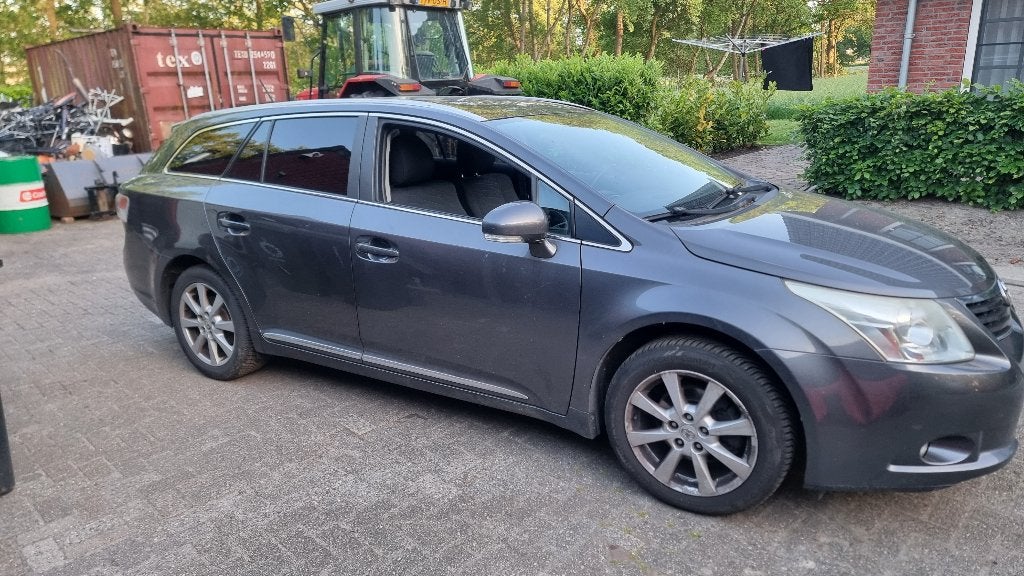 Toyota Avensis 1.8 Vvt-i Panoramic  Wagon CVT 2009 Grijs NAP, Auto's, Toyota, 15 km/l, Avensis, 4 cilinders, Origineel Nederlands