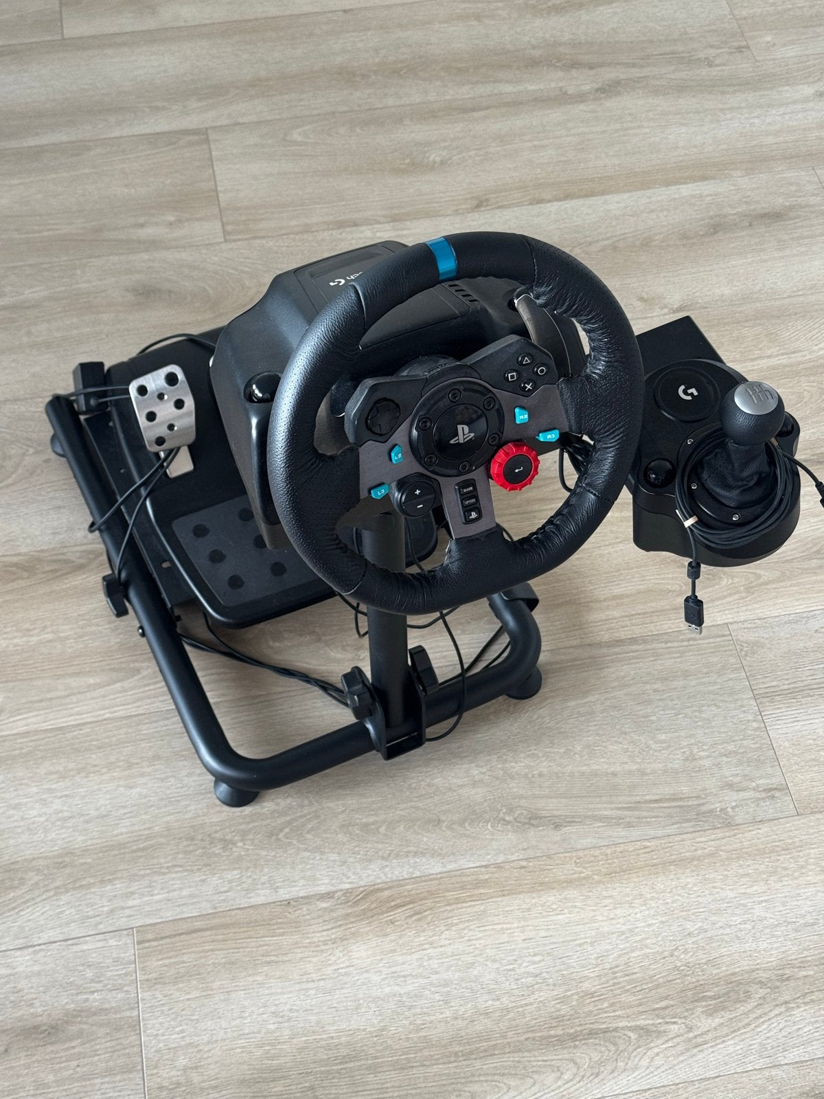 Logitech G29 racestuur met pedalen en schakelpook op stand, Spelcomputers en Games, Ophalen of Verzenden, Zo goed als nieuw, Stuur of Pedalen