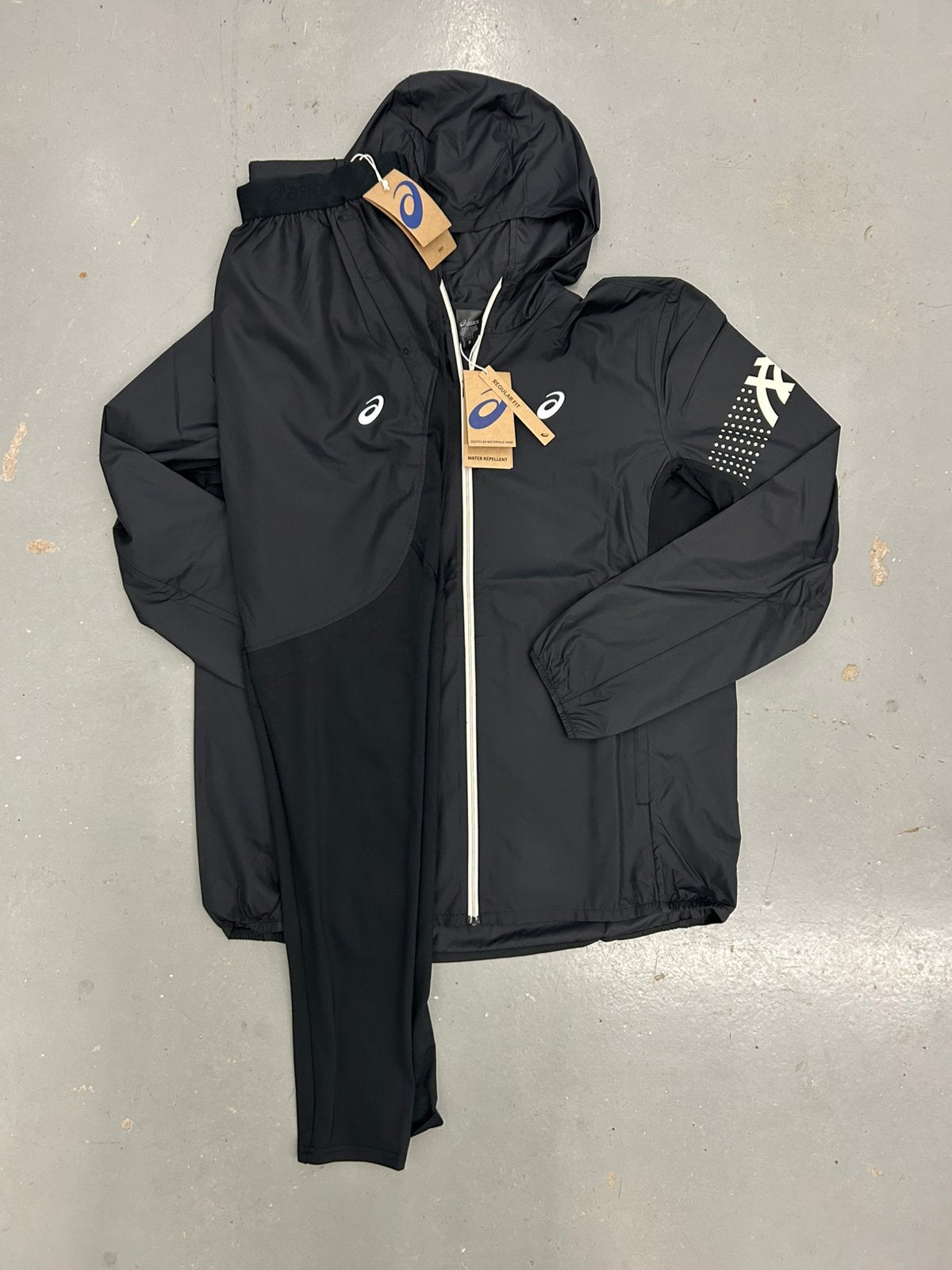 Asics icon trainingspak maat L (origineel), Ophalen of Verzenden, Zo goed als nieuw, Zwart, Algemeen