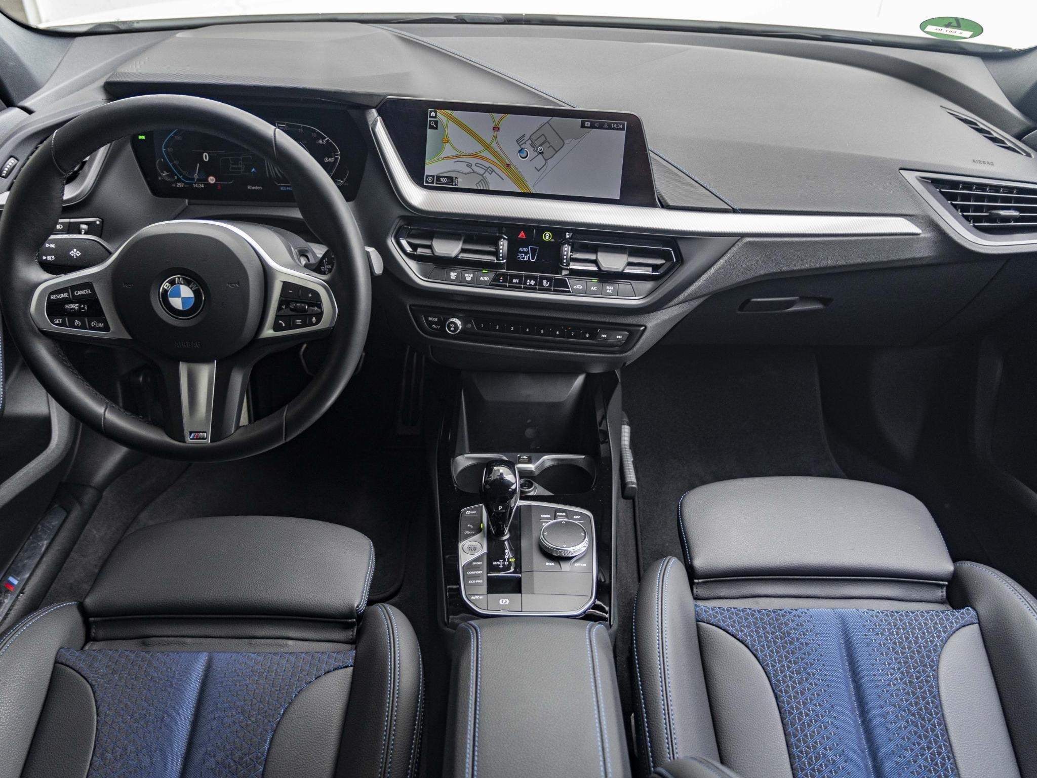 BMW 1 Serie 118i | M Sportpakket | 17 inch | Parking Assista, Auto's, 136 pk, Gebruikt, Met garantie (alle), Leder en Stof