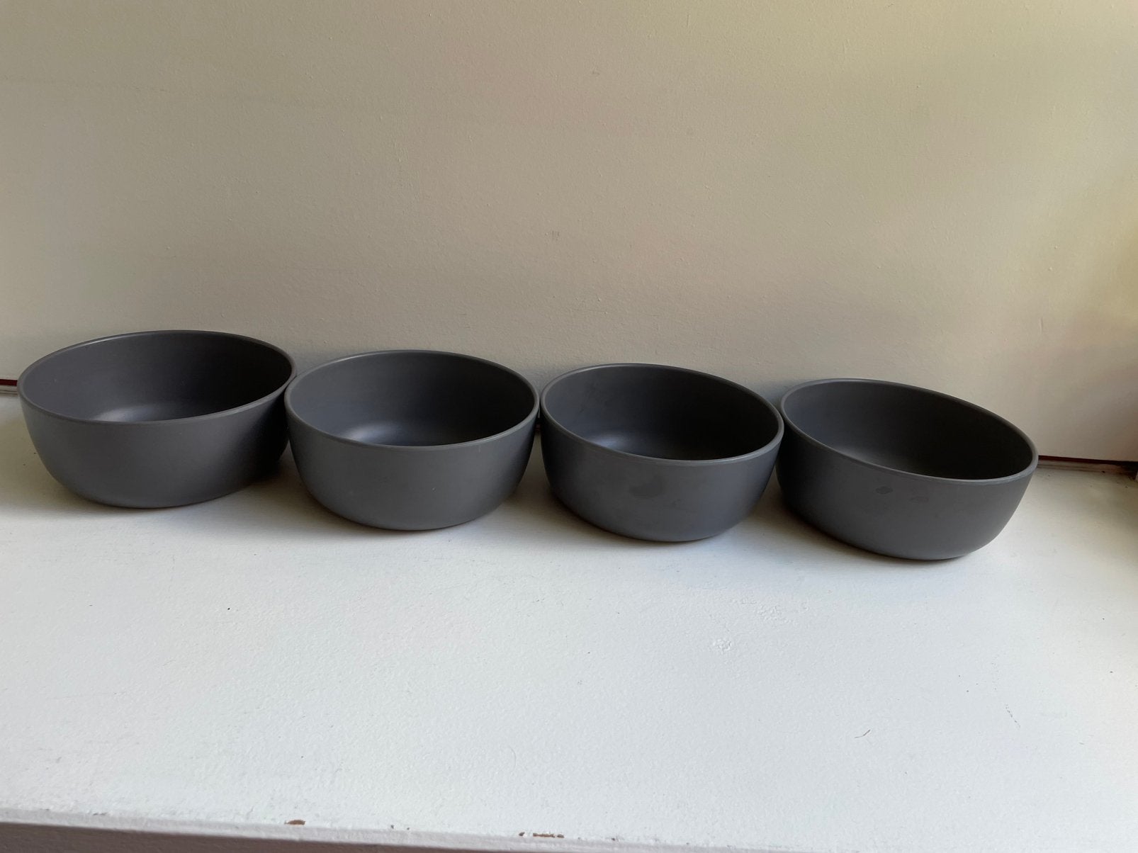 4 VKB kunststof grijze bakjes, Overige materialen, Ophalen of Verzenden, Zo goed als nieuw, Kom(men)