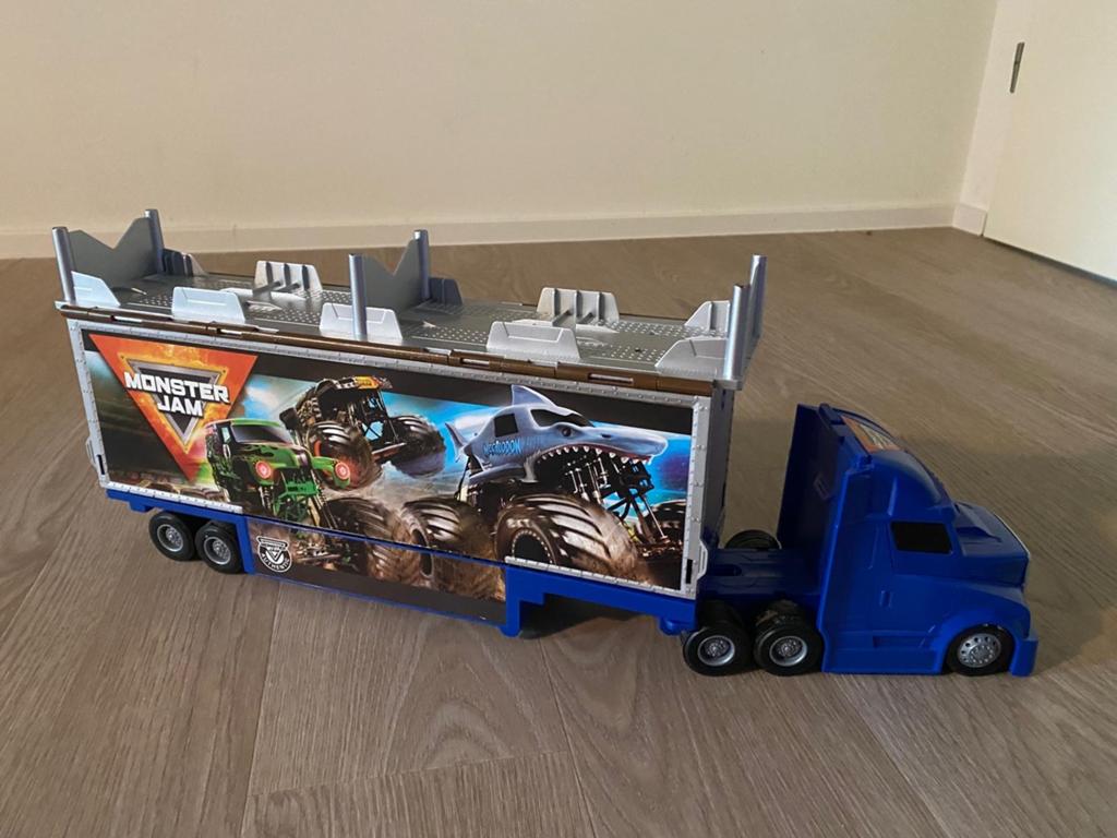 Monster Jam Truck speelset - Vrachtwagen met baan, Ophalen, Zo goed als nieuw