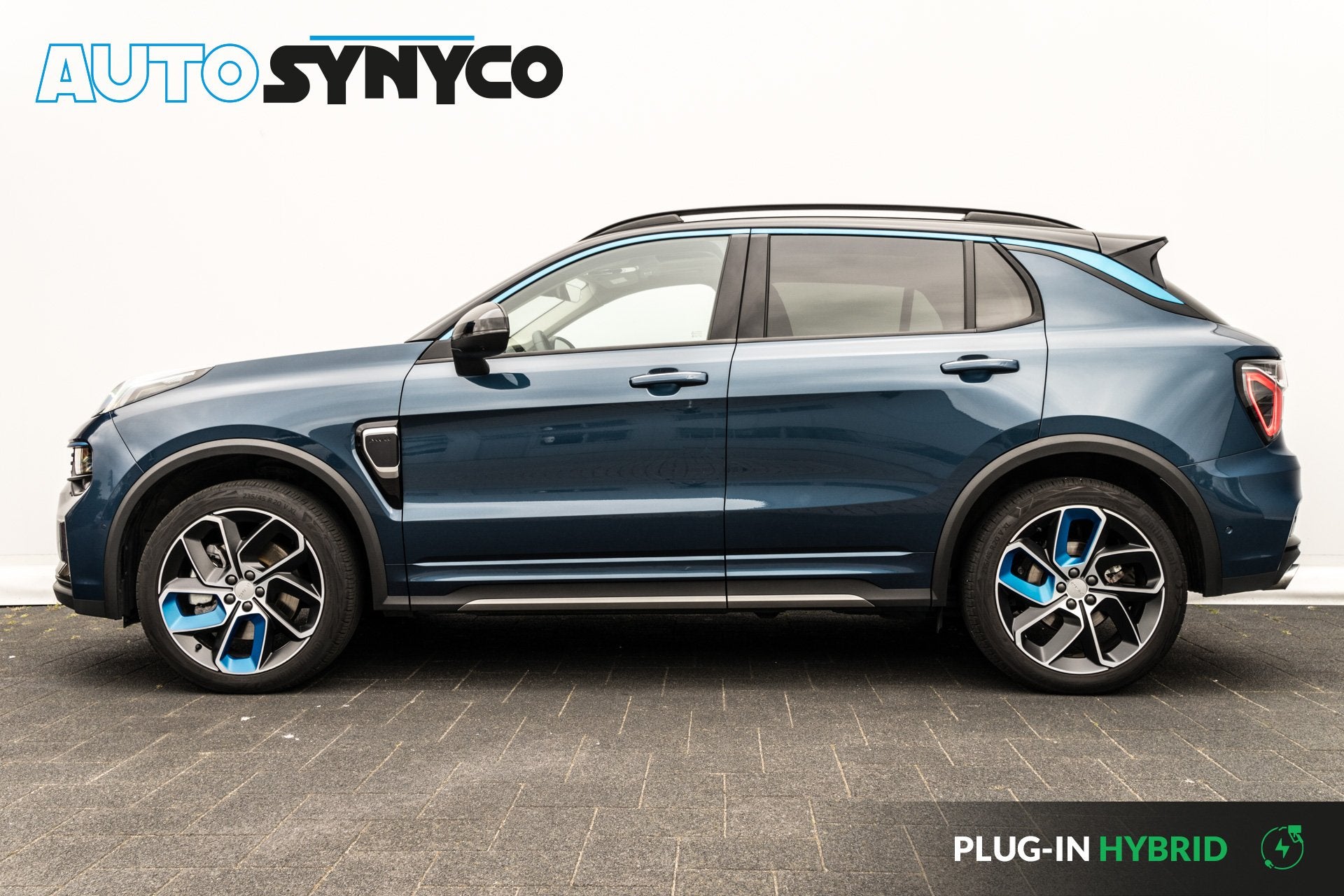Lynk & Co 01 1.5 Plug-in Hybrid 262 Pk I Zwarte hemel I Pano, Auto's, 12 maanden, Stof, Blauw, 120 €/maand