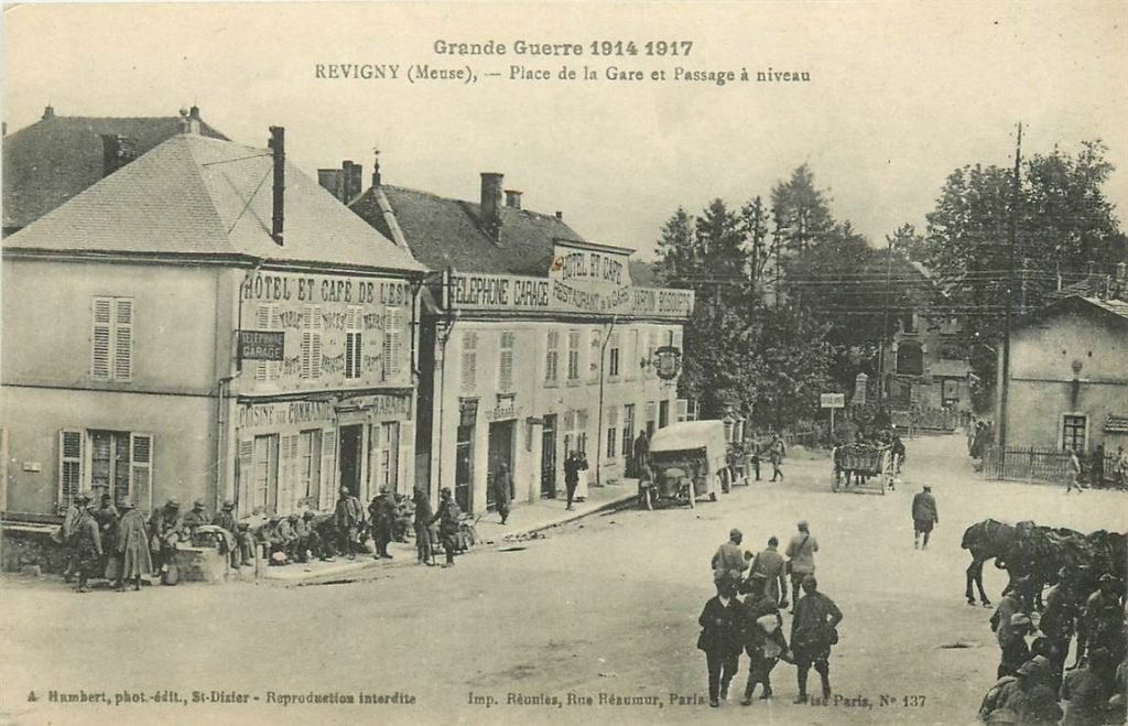 379-041-011 Revigny Meuse Place de la Gare, Verzenden, Voor 1920, Frankrijk