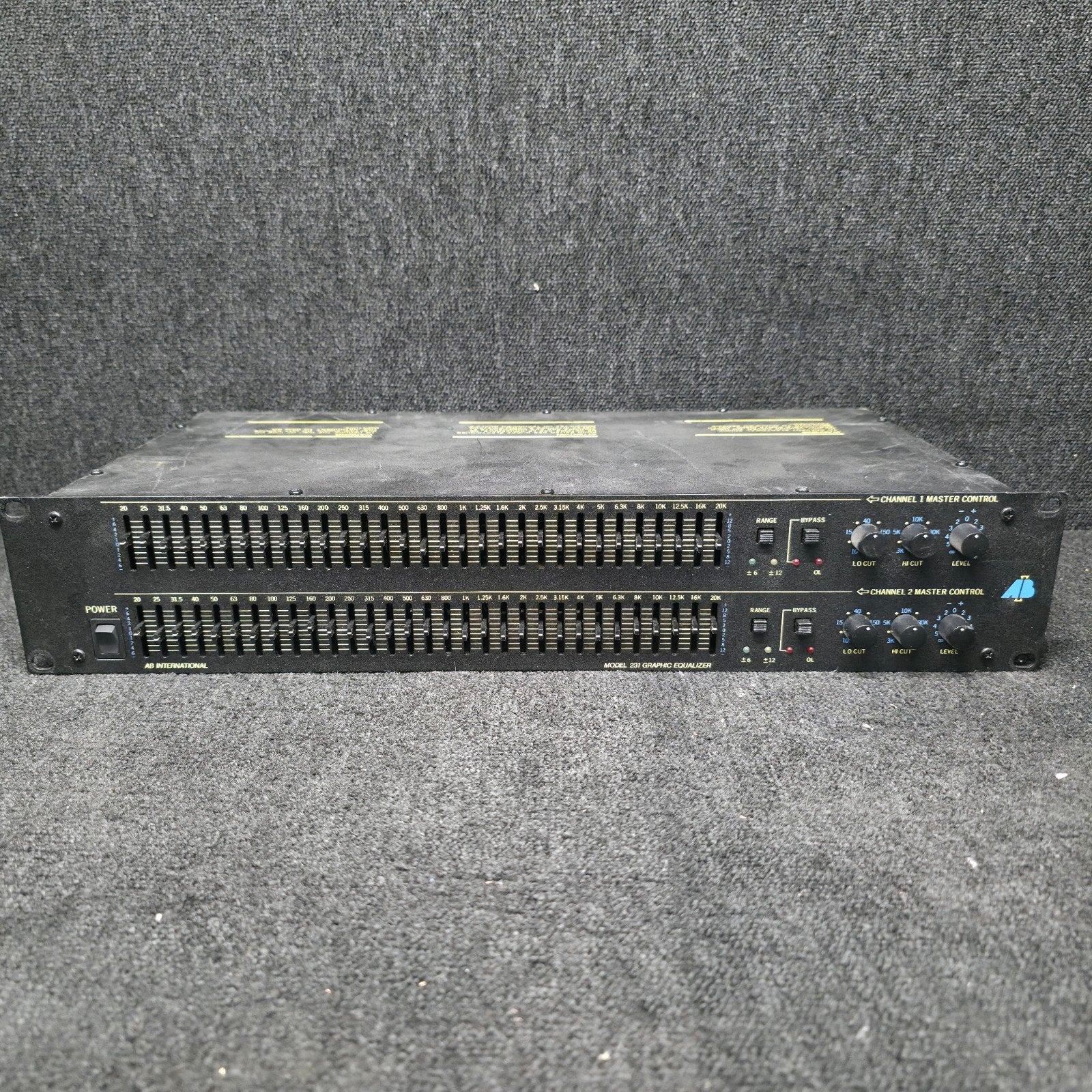 AB dubbel 31 bands eq met Crossover functie, Muziek en Instrumenten, Ophalen of Verzenden, Gebruikt, Equalizer