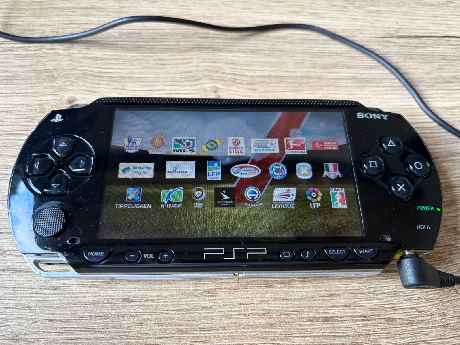 Sony PSP met oplader en hoesje, Spelcomputers en Games, Spelcomputers | Sony PSP, Ophalen, Gebruikt, Zwart, PSP
