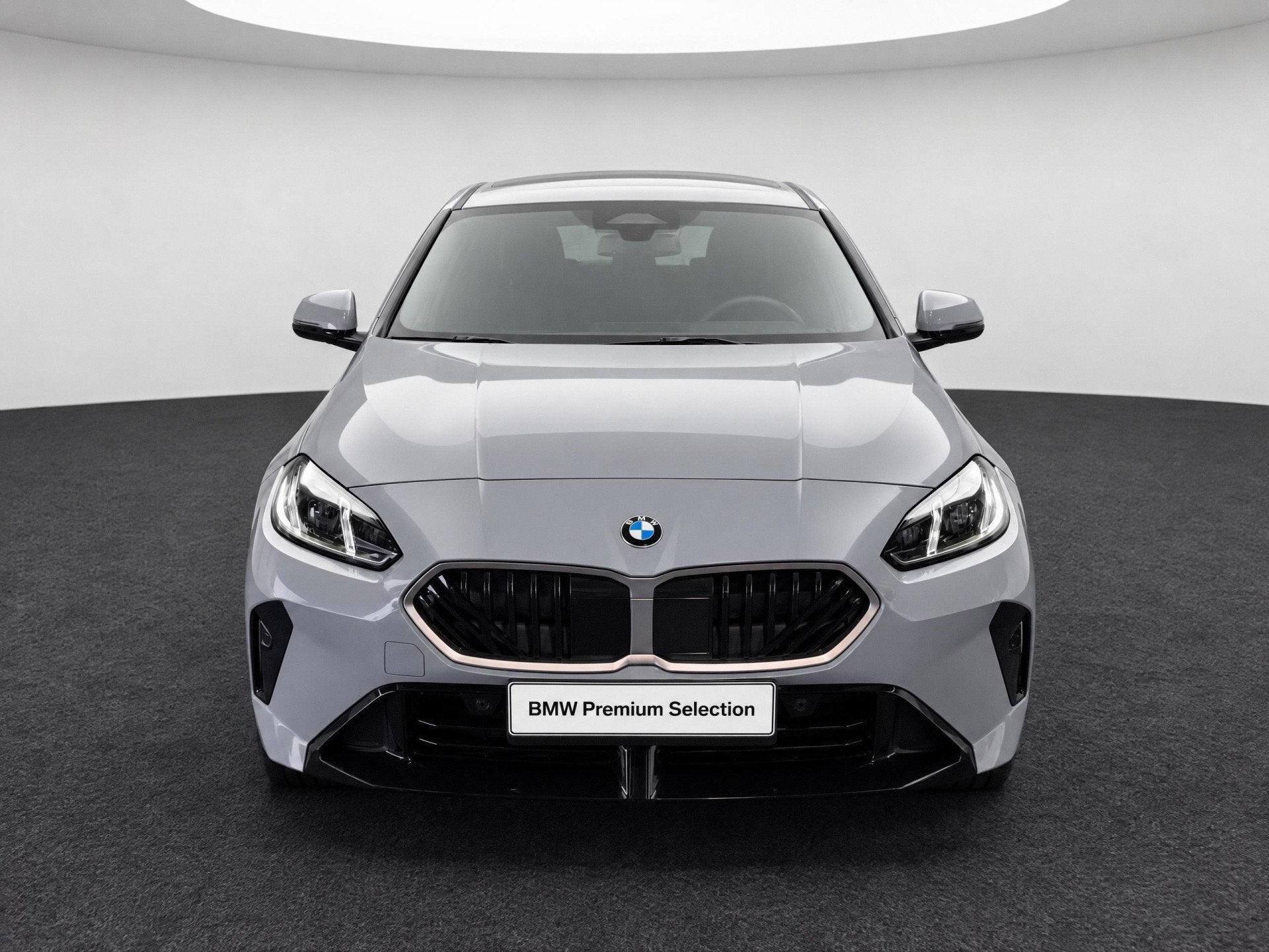 BMW 1 Serie 120 M Sport Automaat / Sportstoelen / Achteruitr, Dealer onderhouden, Gebruikt, 156 pk, Met garantie (alle)