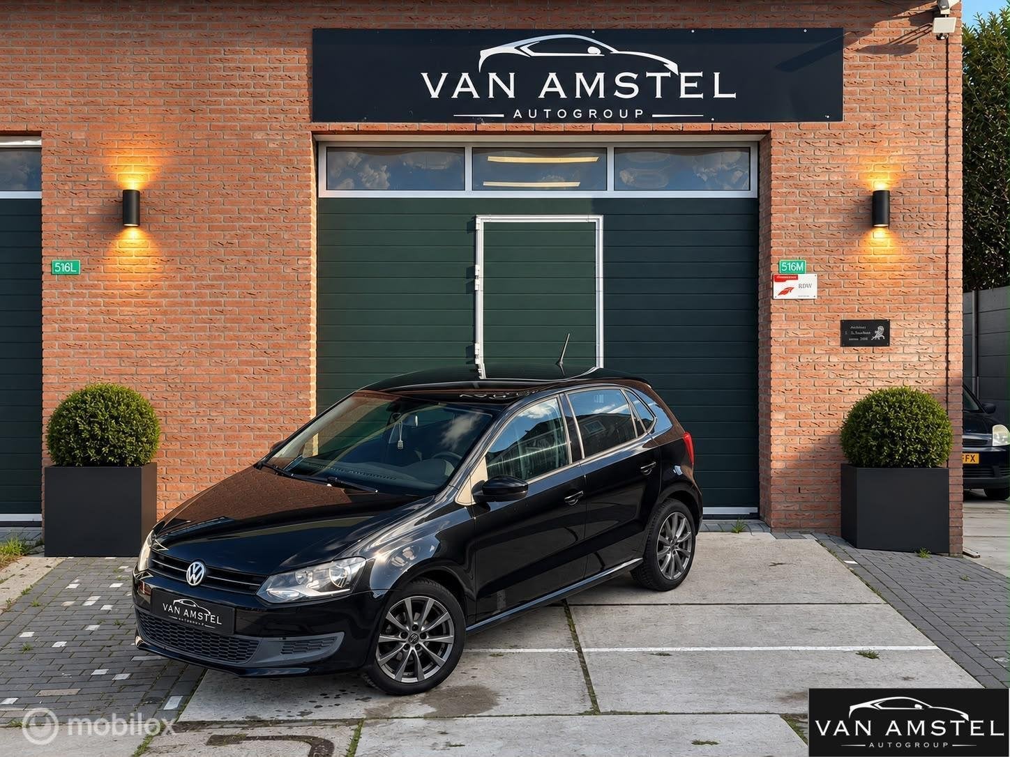 Volkswagen Polo 1.4-16V Highline | Multimedia | LM Velgen, Voorwielaandrijving, 86 pk, 4 cilinders, Zwart