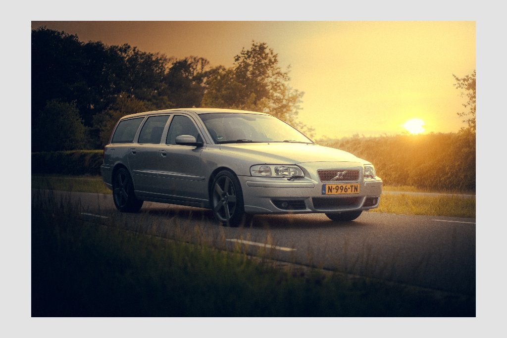 Volvo V70 2.4 T5 M66 (2005) – R Edition – Uniek Dossier!, Voorwielaandrijving, 1800 kg, Zwart, Automatische klimaatregeling