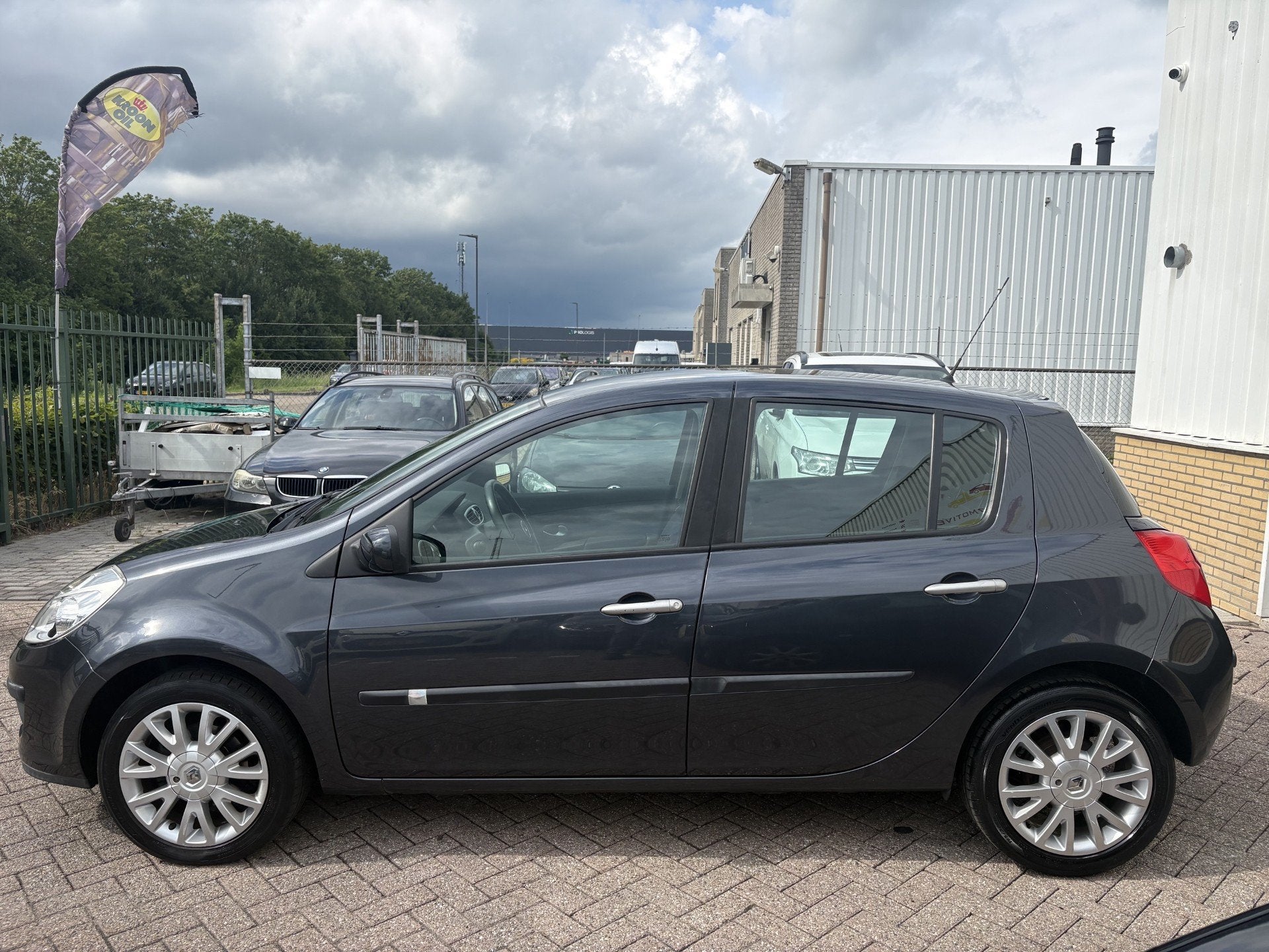 Renault Clio 1.2 TCE Collection AIRCO APK T/M 24-2-2027, Voorwielaandrijving, Gebruikt, Zwart, 4 cilinders