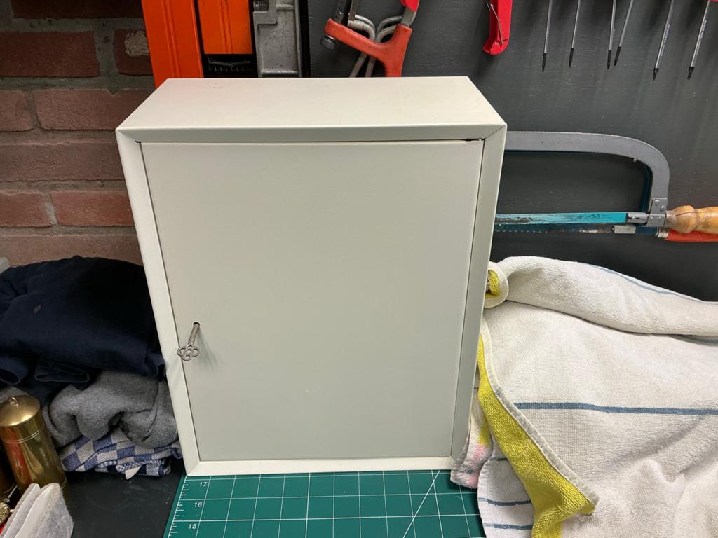 Vintage medicijnkastje met slot en sleutel - Zeer nette staa, Ophalen, Minder dan 50 cm, Overige typen, Zo goed als nieuw