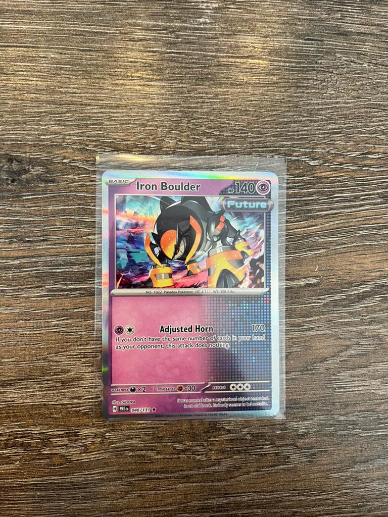 Iron Boulder PRE 046/131 holo, Ophalen of Verzenden, Zo goed als nieuw