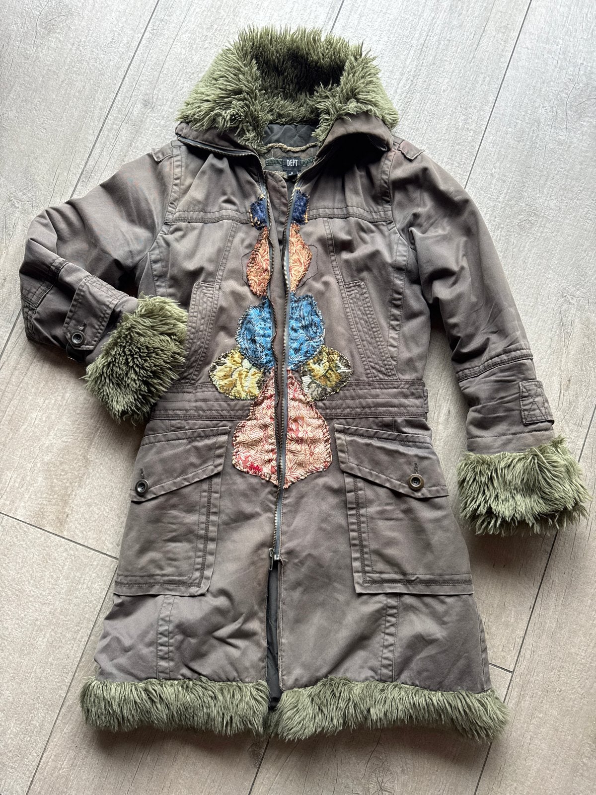 Dept winterjas met bont details en borduursels mt S, Ophalen of Verzenden, Gedragen, Maat 36 (S), Groen