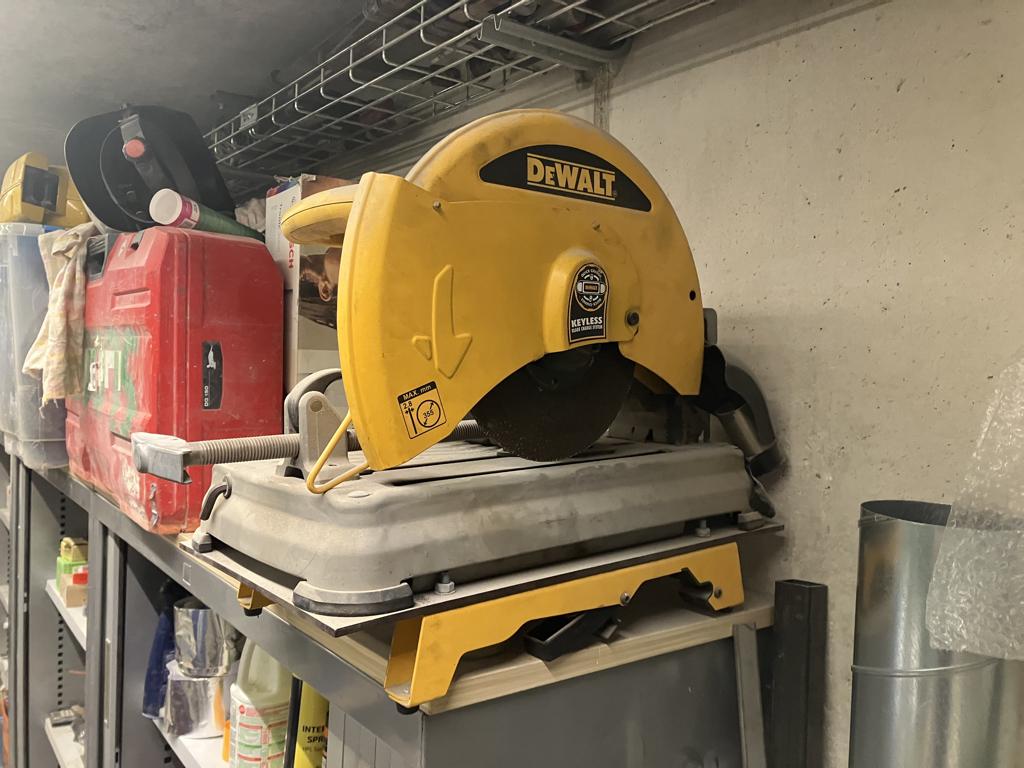 Dewalt D28715 afkortzaag / slijpmachine, Ophalen, DeWalt, 70 mm of meer, Zo goed als nieuw